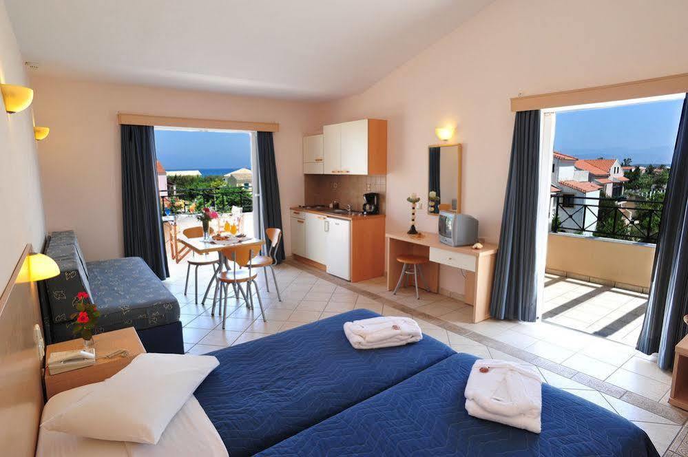 Thinalos Aparthotel Aharávi Kültér fotó