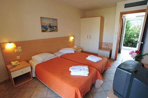 Thinalos Aparthotel Aharávi Kültér fotó